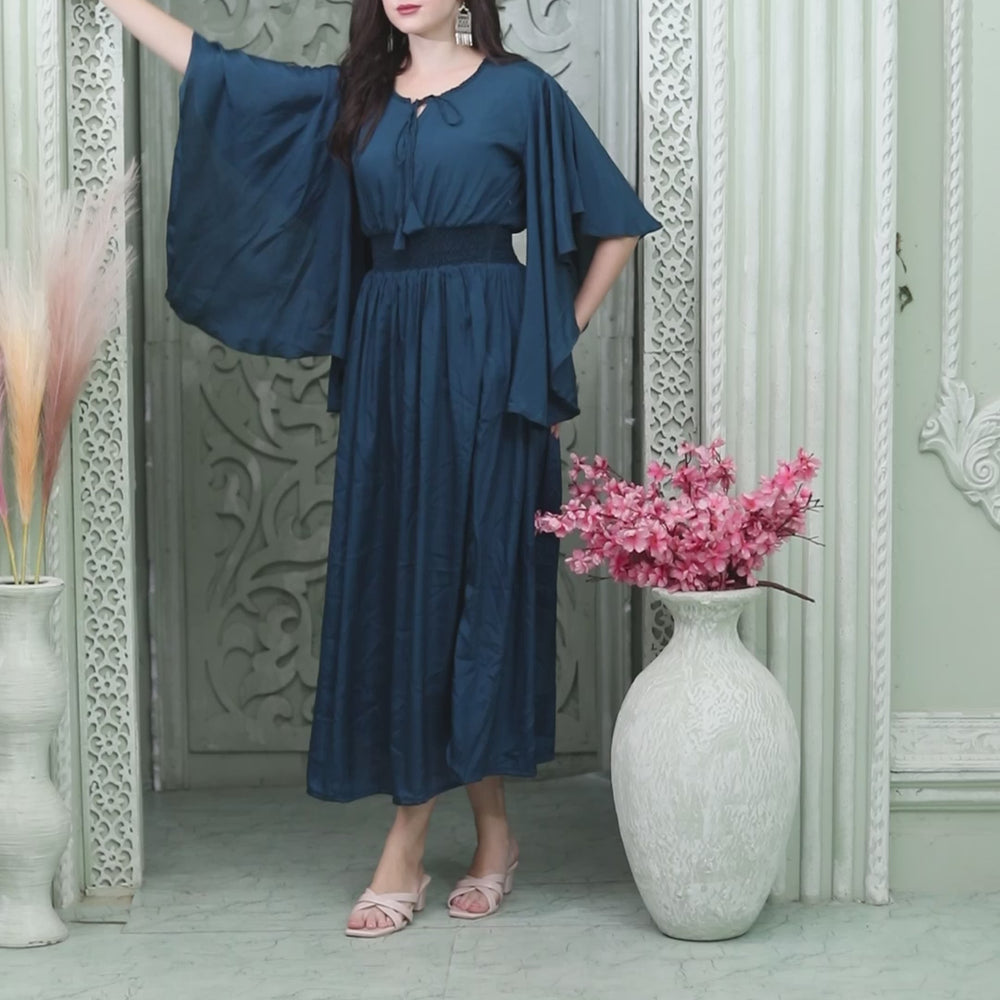 
                  
                    Charger et lire la vidéo dans la visionneuse de la galerie, Dubai Style Half Sleeve Dress with Frills
                  
                